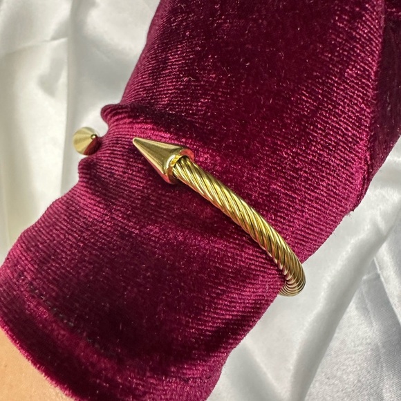 Stainless steel Gold-Tone Twisted women’s Bracelet - Picture 5 of 10